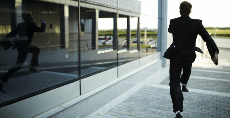 man-run-from-work-780x400